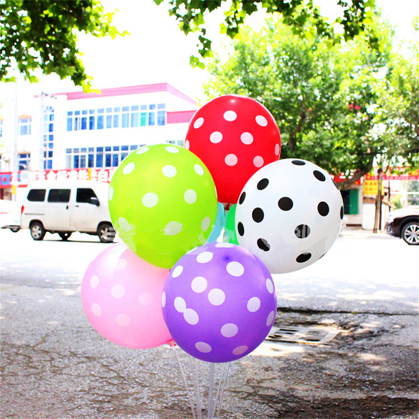 Polka dot latex balloon