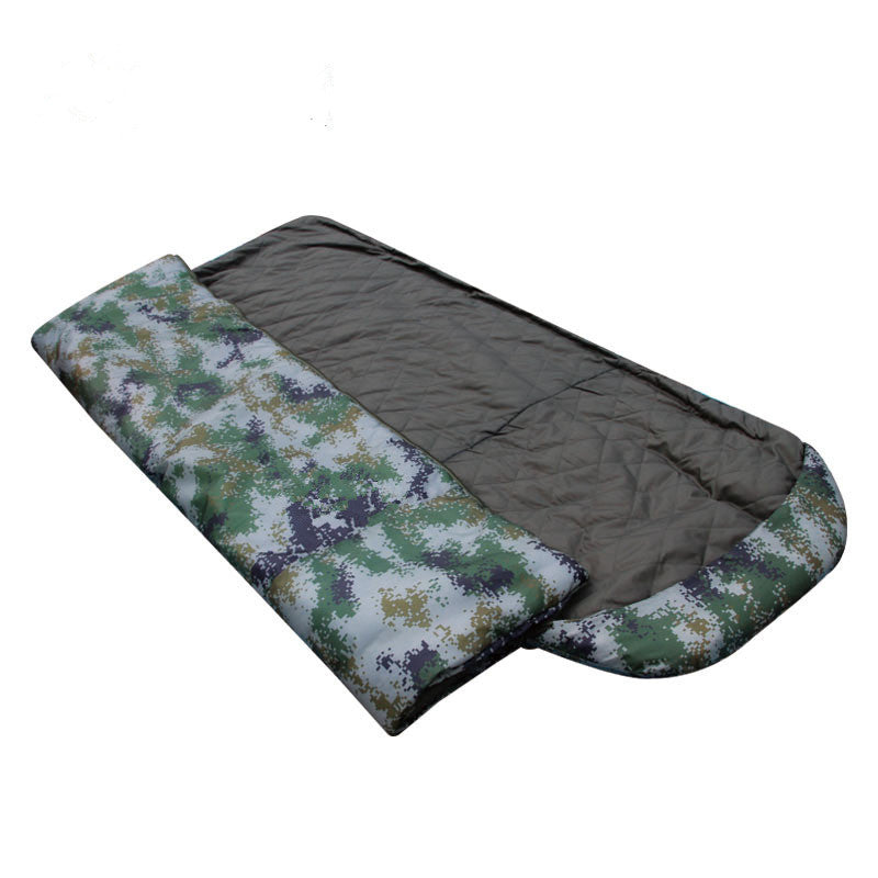 Thickened camouflage sleeping bag individual outdoor camping warm emergency disaster relief sleeping bag