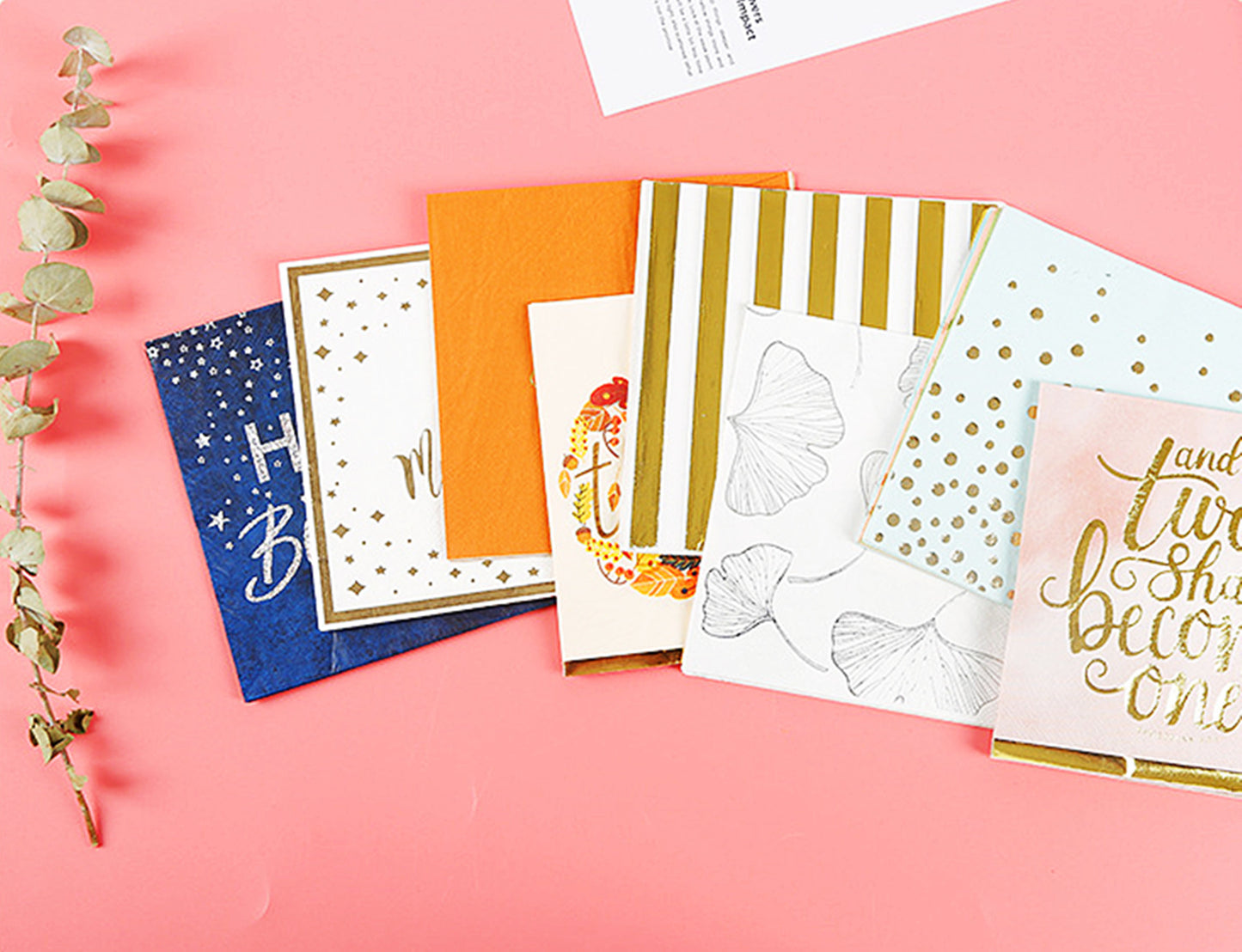 Letter color printed paper towels