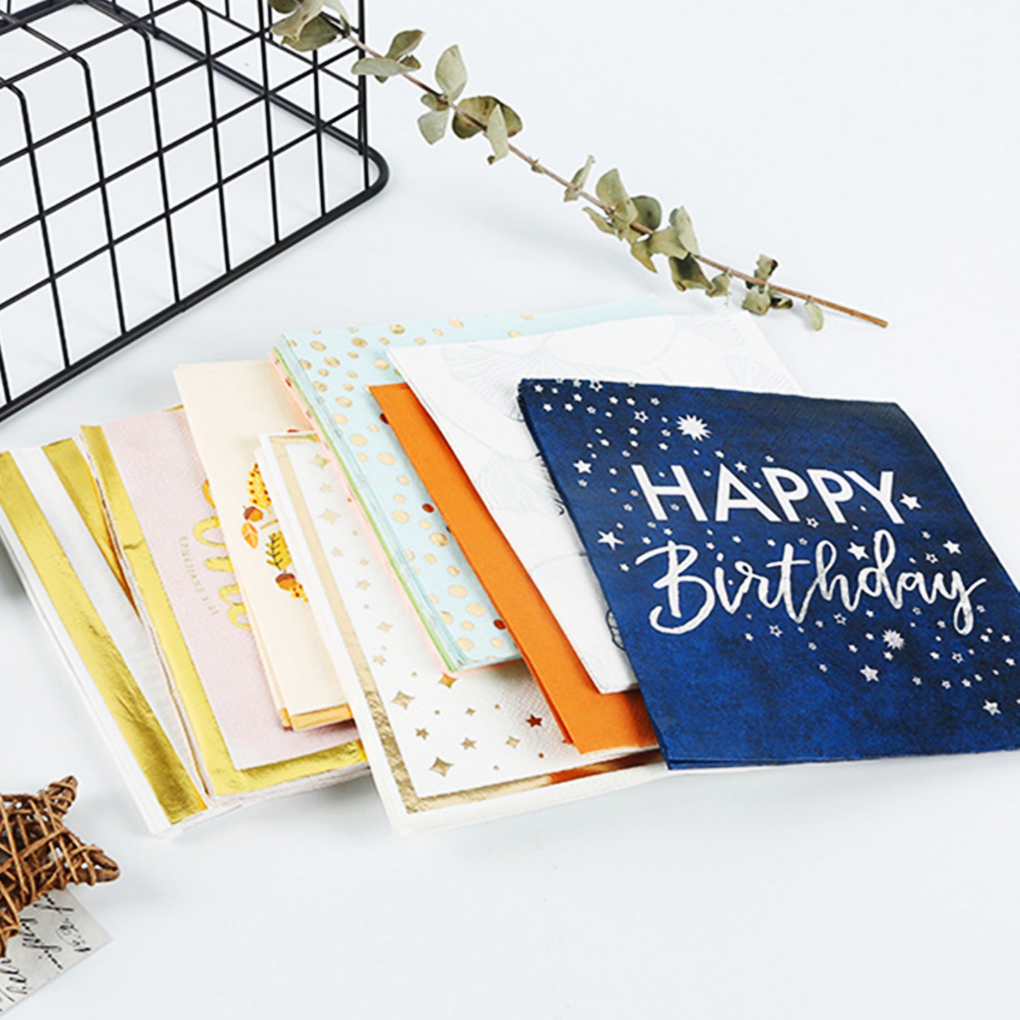 Letter color printed paper towels
