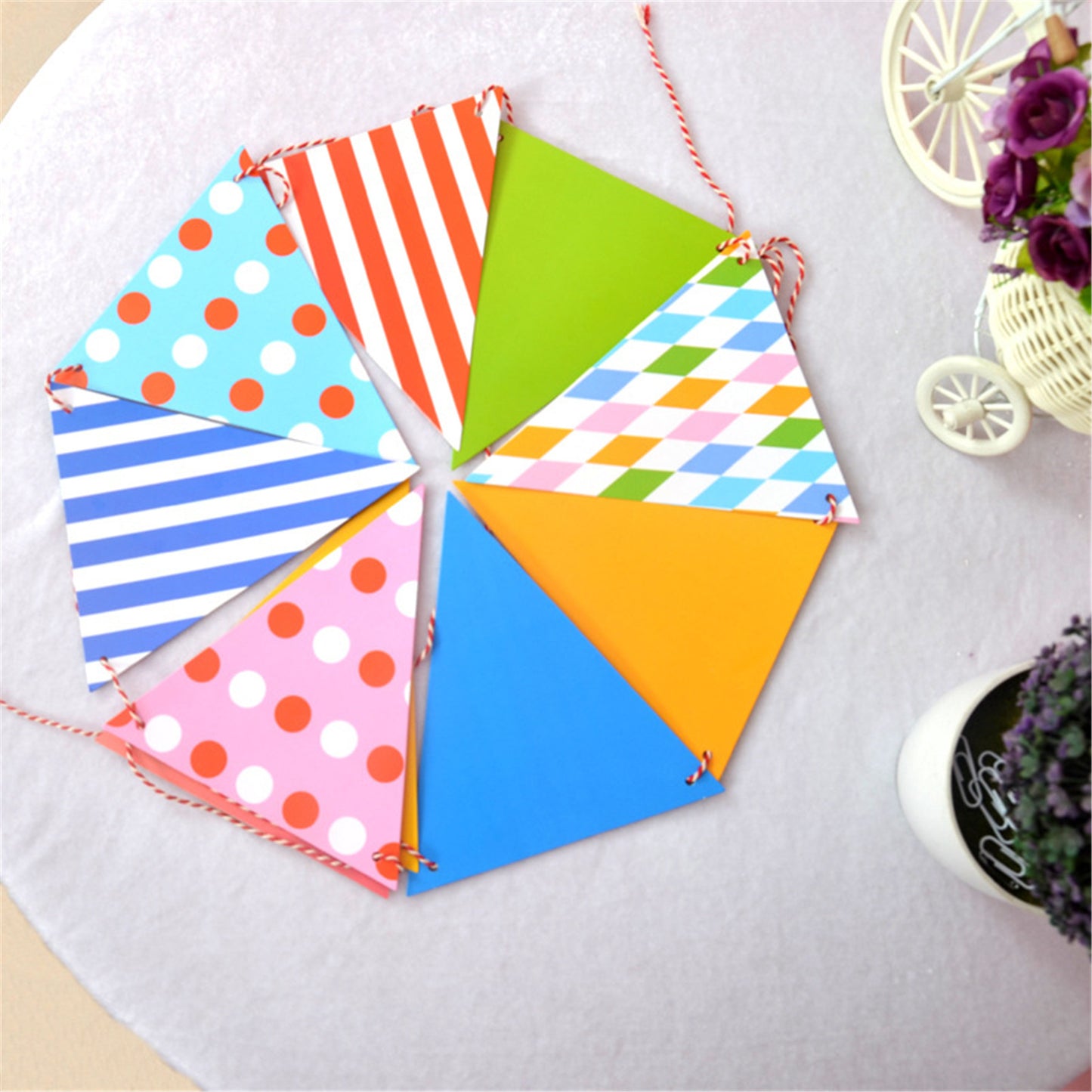 Stripe dots Triangle pull flag