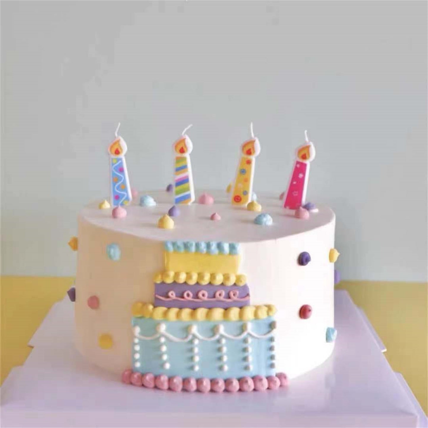 Retro colored print birthday candles, 5 coated colored candles